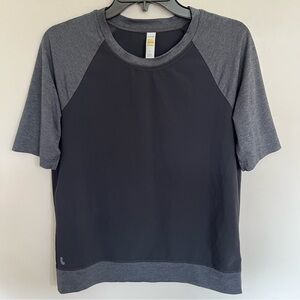 Men’s Lole Athletic Top Shirt Black & Gray Raglan Sleeves Size Small‎